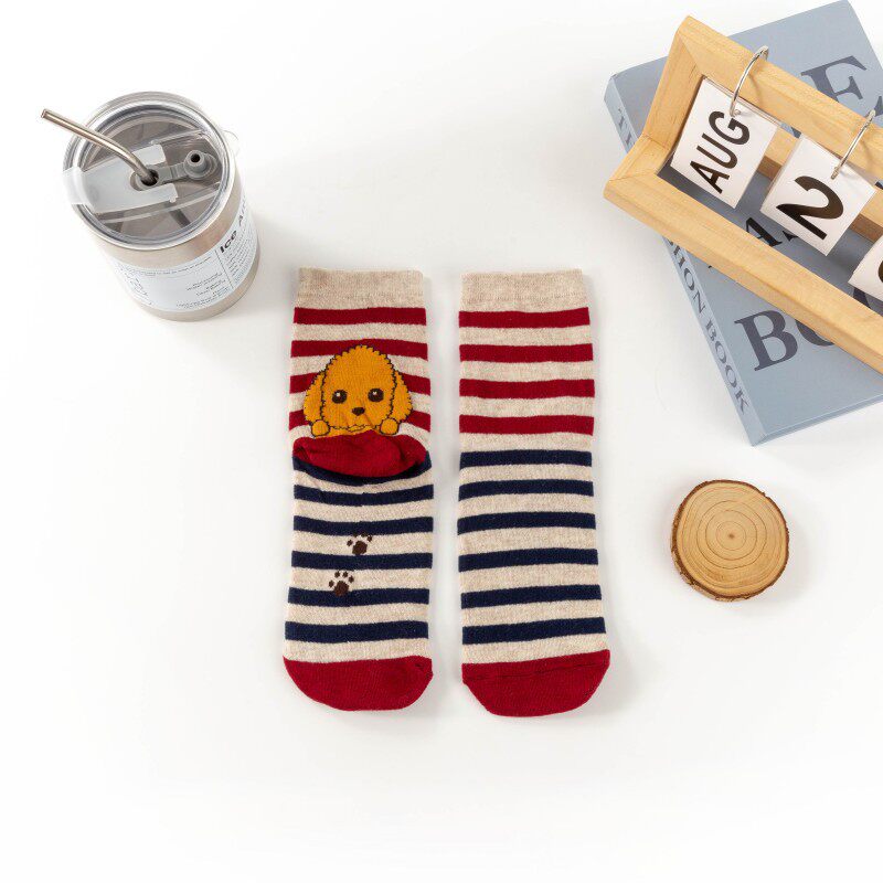 春秋新款卡通直板狗中筒袜棉质袜子女 诸暨厂家批发