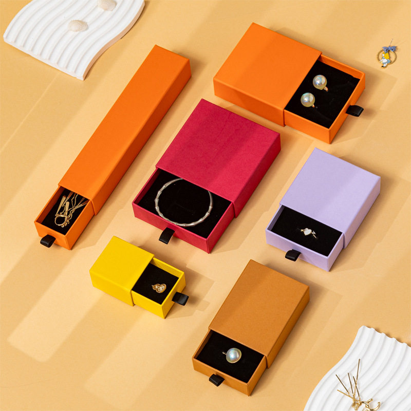 Ready-Made Jewelry Boxes for Bracelets, Earrings, Pendants, Jewelry, Bracelets, Pearl Necklaces, Rings, and Jewelry Packaging Boxes