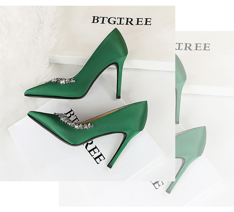 Giày cao gót nữ mũi nhọn chất liệu satin đính đá sang trọng dự tiệc — -2 màu đen 10CM, -2 màu sâm panh 10CM, -2 màu xanh lá cây 10CM, -A2 đen 7CM