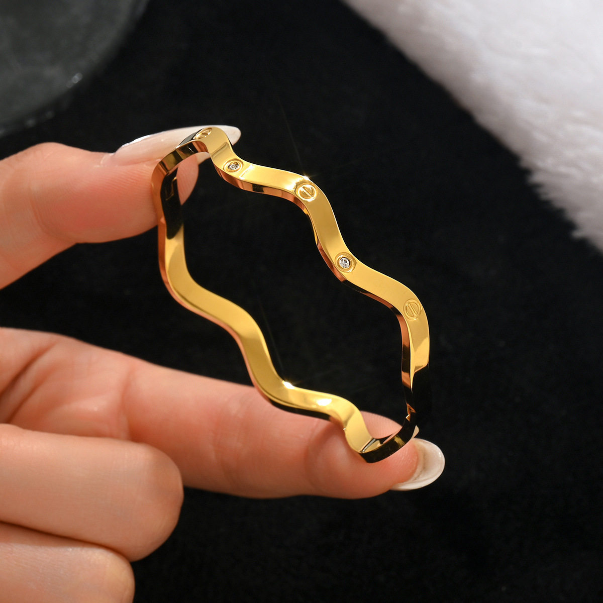 欧美热卖时尚不锈钢金色手镯不易褪色18K不锈钢首饰gold bangles