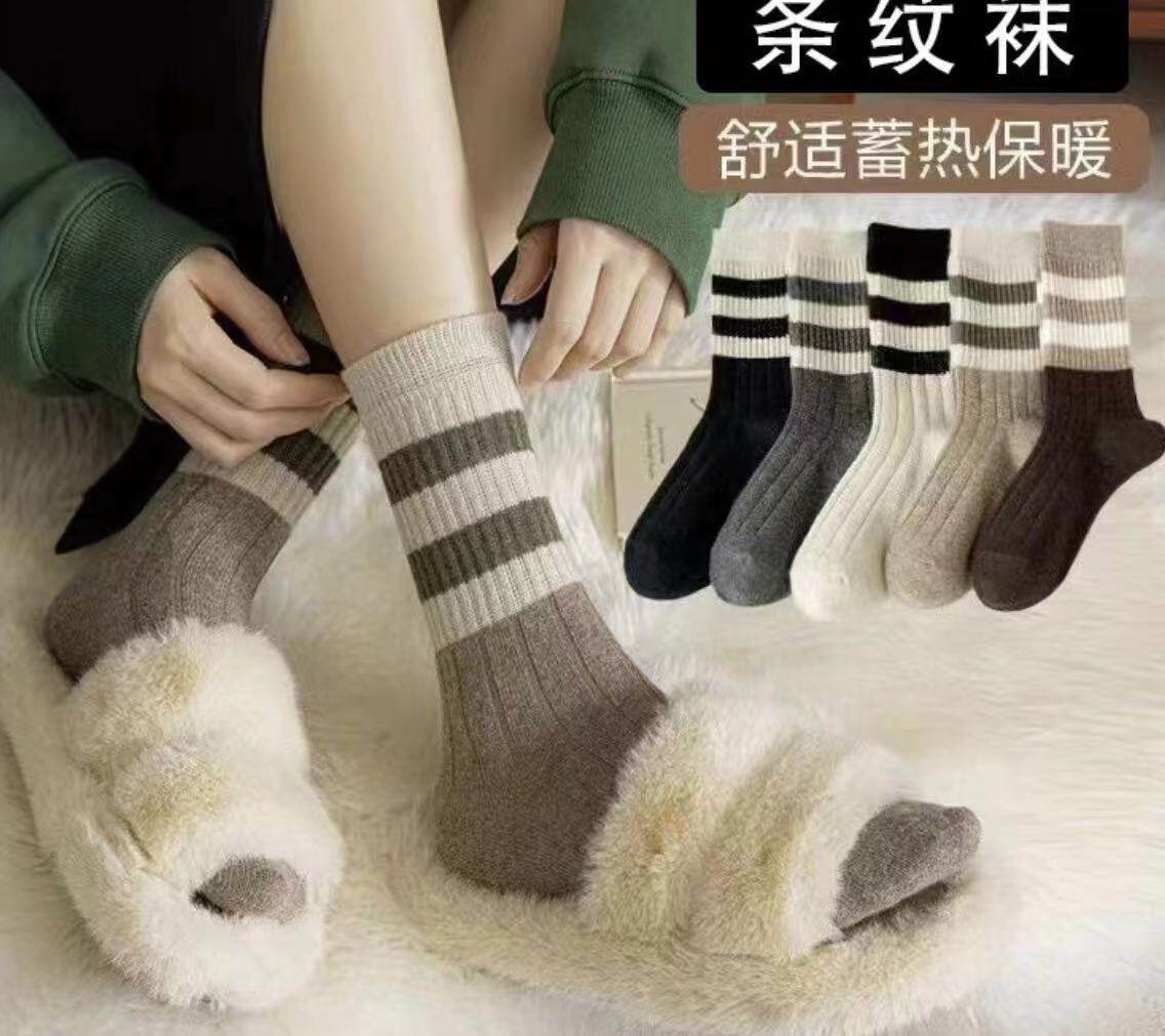 秋冬潮流诸暨袜子女中筒ins潮字母长筒透气百搭运动防臭女士长袜