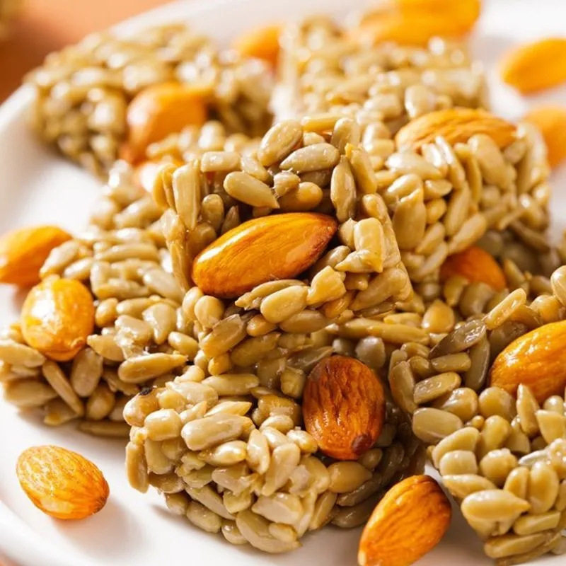 Almond melon seed crisp 70 packs/500g nut crisp crispy Internet celebrity casual children's snacks one-piece delivery