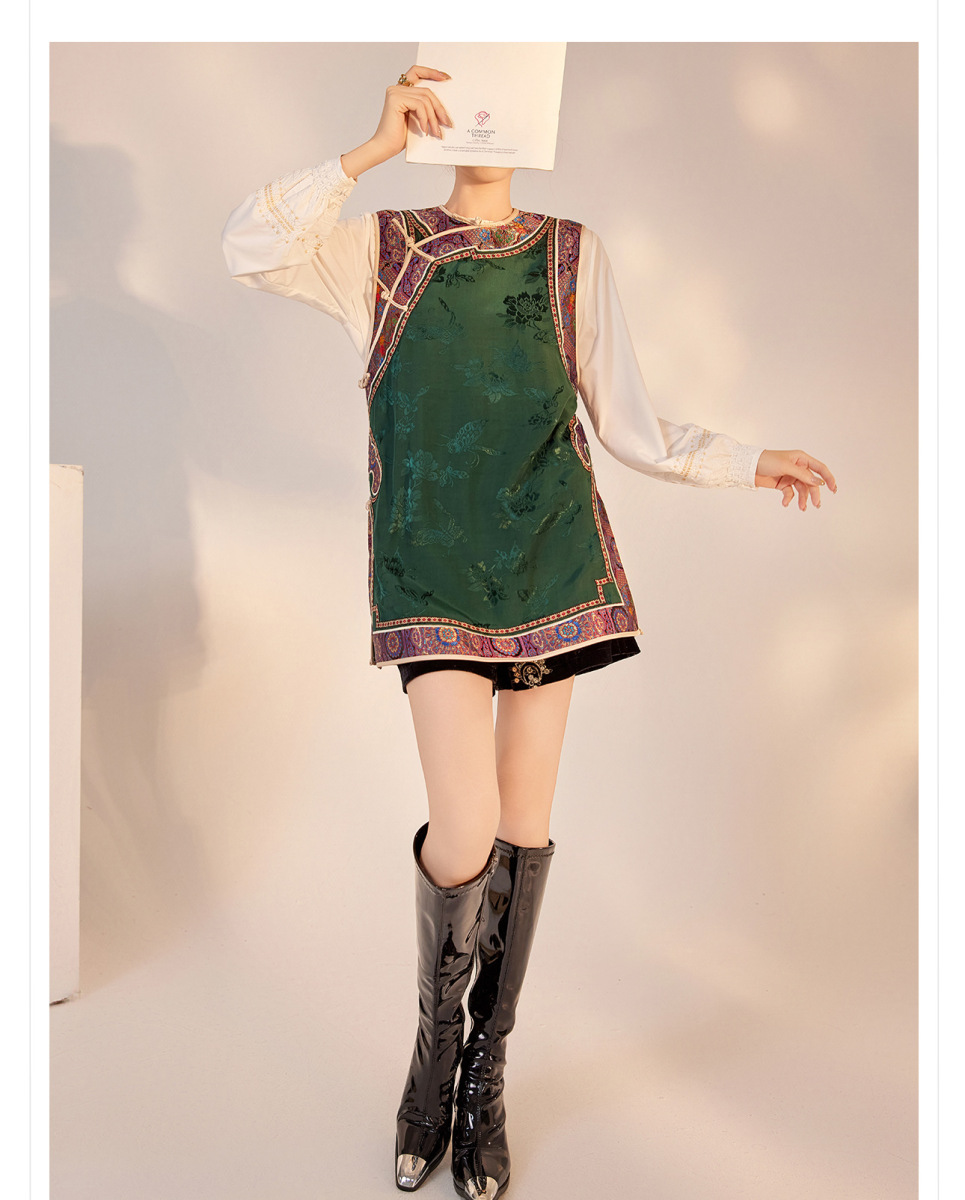 Áo vest nữ dáng trung dài màu xanh lá họa tiết hoa thêu