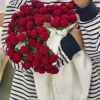 Finished Rose Bouquet Blanket, Hand-Held Bouquet, Crochet Blanket, No Need for Hand Knitting, Gift for Loved Ones