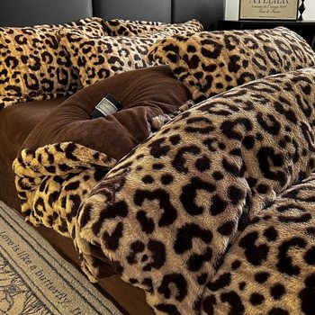 Comfortable and Comfortable Rabbit Velvet Class a Maternal and Infant Grade Thickeneded Milk Velvet Four-Piece Winter Double-Sided Velvet Quilt Cover Bed