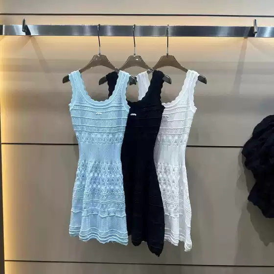 25 Years New Summer Style Fragrant Logo Cut Out Craft Knitted Sleeveless Pullover Vest Dress Slimming Look Versatile Dress