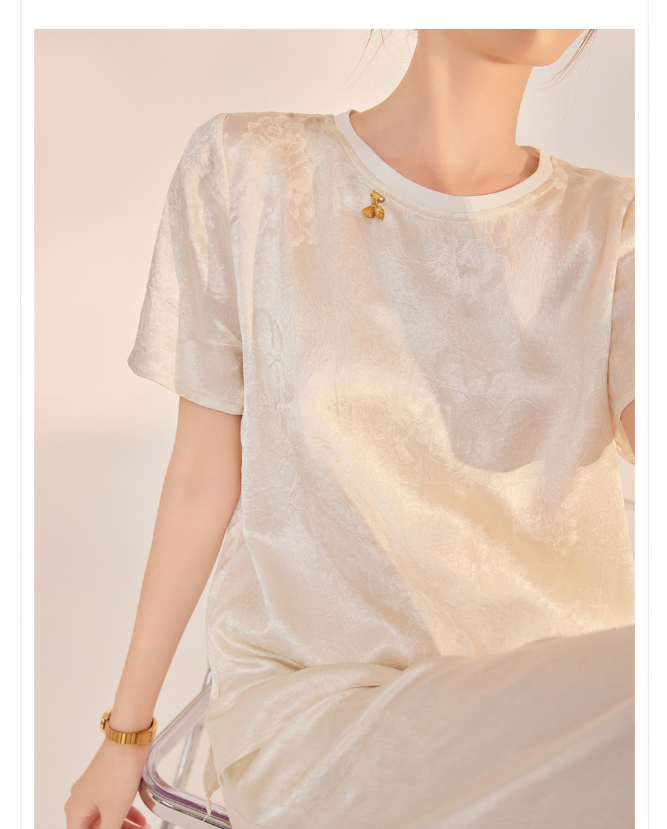 Áo sơ mi nữ cổ tròn tay ngắn dáng suông thêu hoa văn cây cỏ — Bột củ sen (giao hàng trong ngày), Jade White (Giao hàng ngay hôm nay), Jade White (Giao hàng trong 7 ngày), Vàng đen (Giao hàng ngay hôm nay)