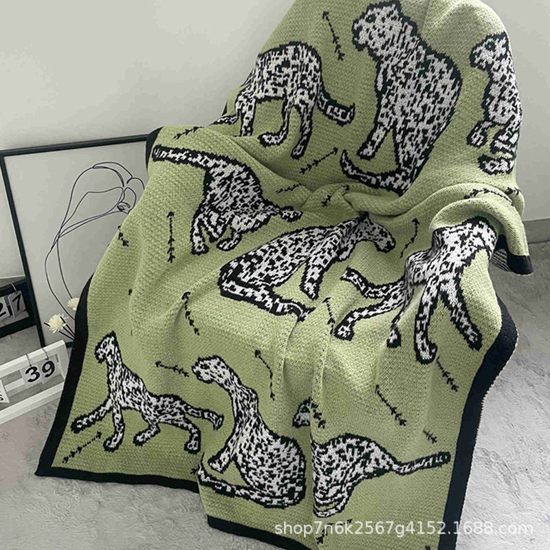 Vintage Spring and Autumn Air Conditioning Blanket Middle Ancient Green Zebra Knitted Casual Sofa Decorative Blanket Nordic Style New Arrival Free Shipping