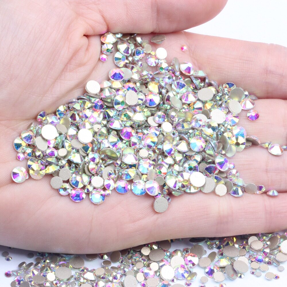 เพชรขาว AB ฐานสีทอง รูปทรงกลม ปลายแบน สำหรับงานนำเข้าและส่งออก หลายรุ่นให้เลือก ใช้เป็นอุปกรณ์เสริม DIY ตกแต่งโทรศัพท์มือถือ