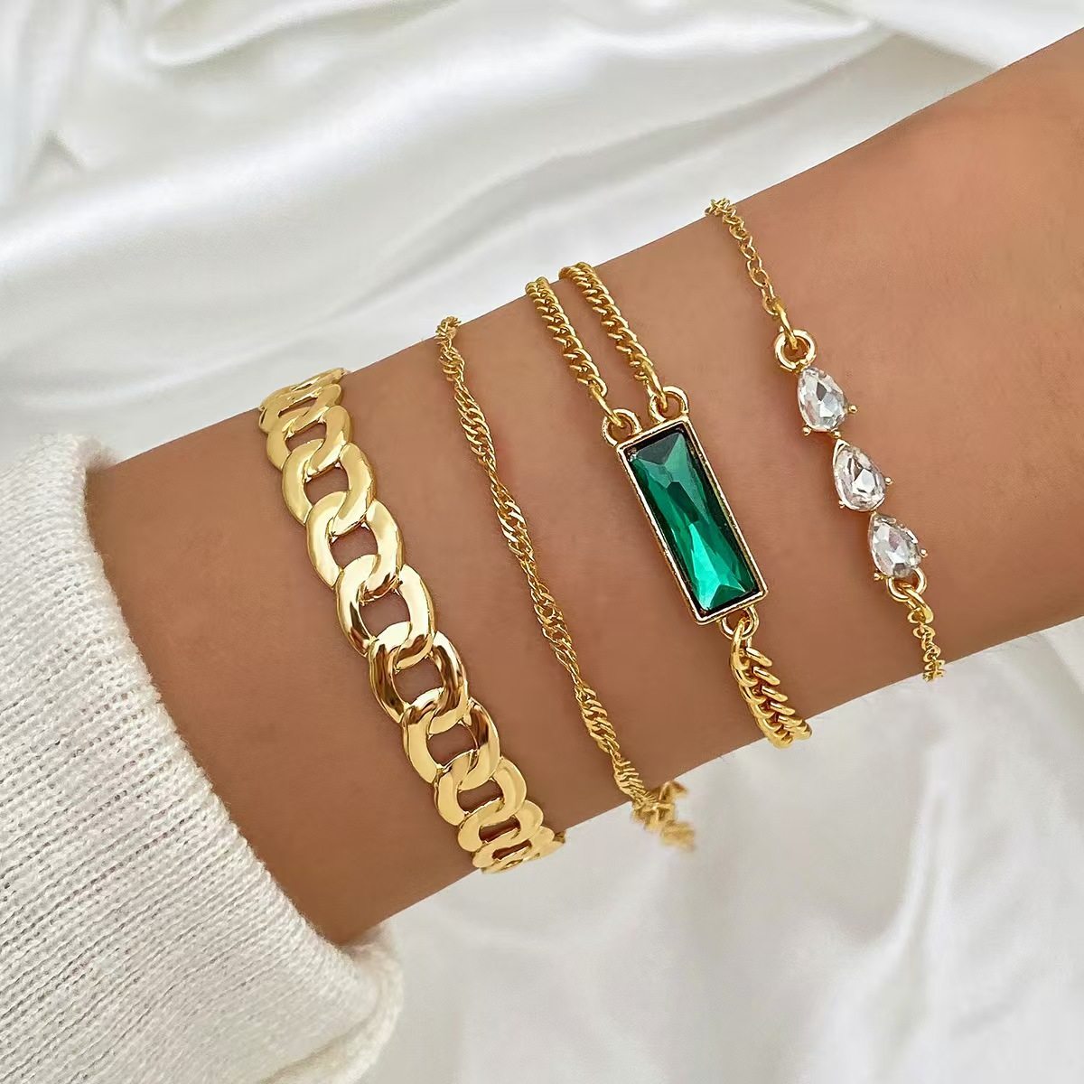 Cross-Border European and American Fashion Green Emerald Diamond Elastic Bracelet Women's 4-Piece Set High-End Snake Bracelet Metal Bracelet