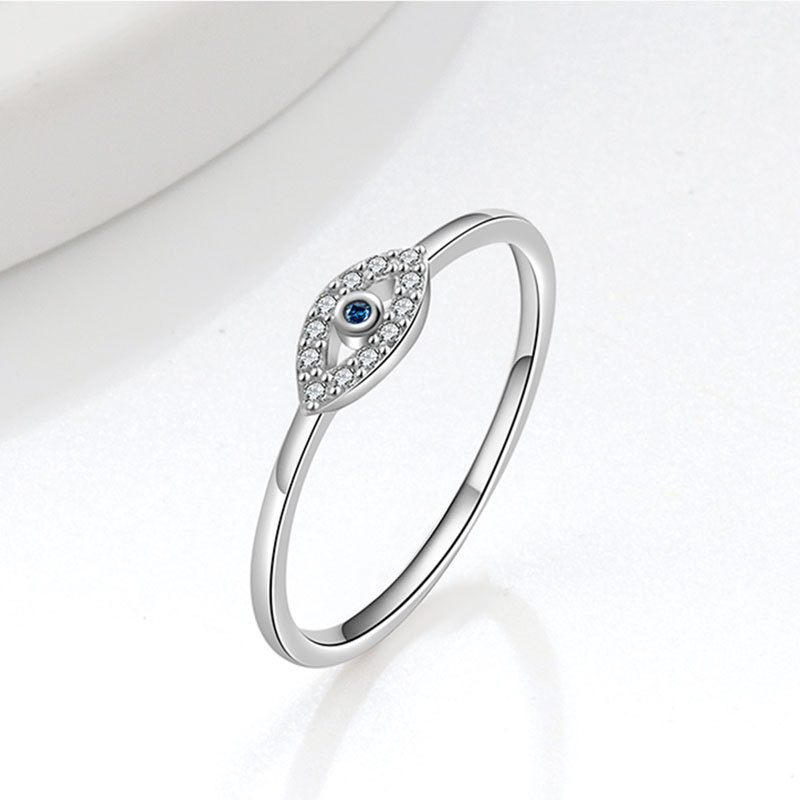 欧美跨境新款恶魔之眼爱心戒指女镶钻滴胶轻奢设计感指环现货批发