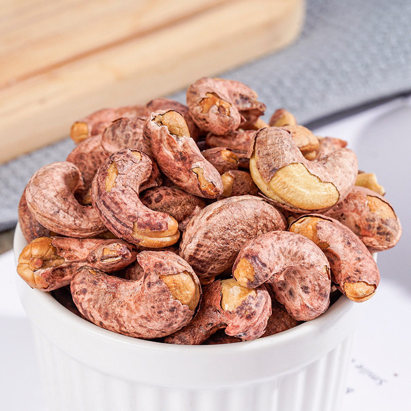 Wholesale Large-Sized Salted Cashew Nuts with Skin, Vietnamese Specialty Snacks, Factory Direct Delivery, Extra Large
