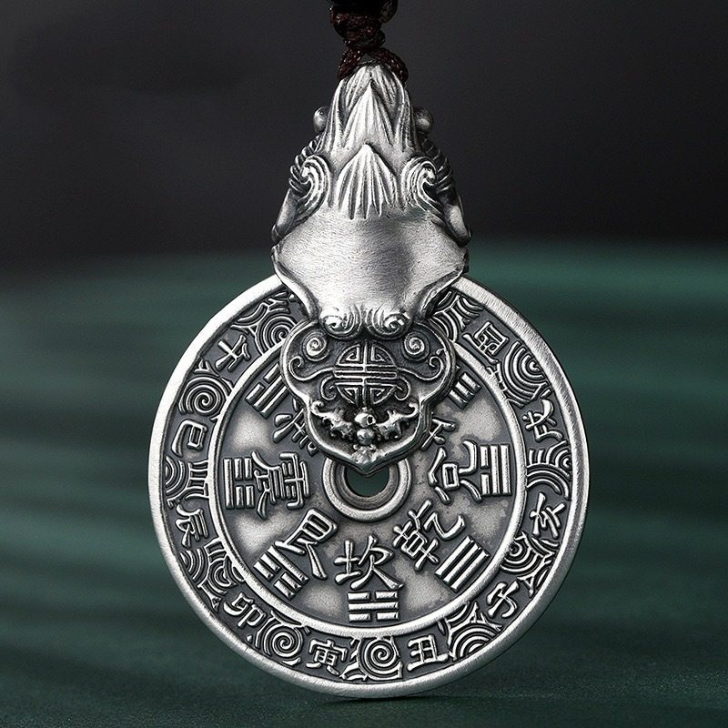 Vintage Distressed Bagua Pixiu Mountain Spirit Flower Pendant Treasure Pixiu Pendant Personalized Unisex Versatile Necklace