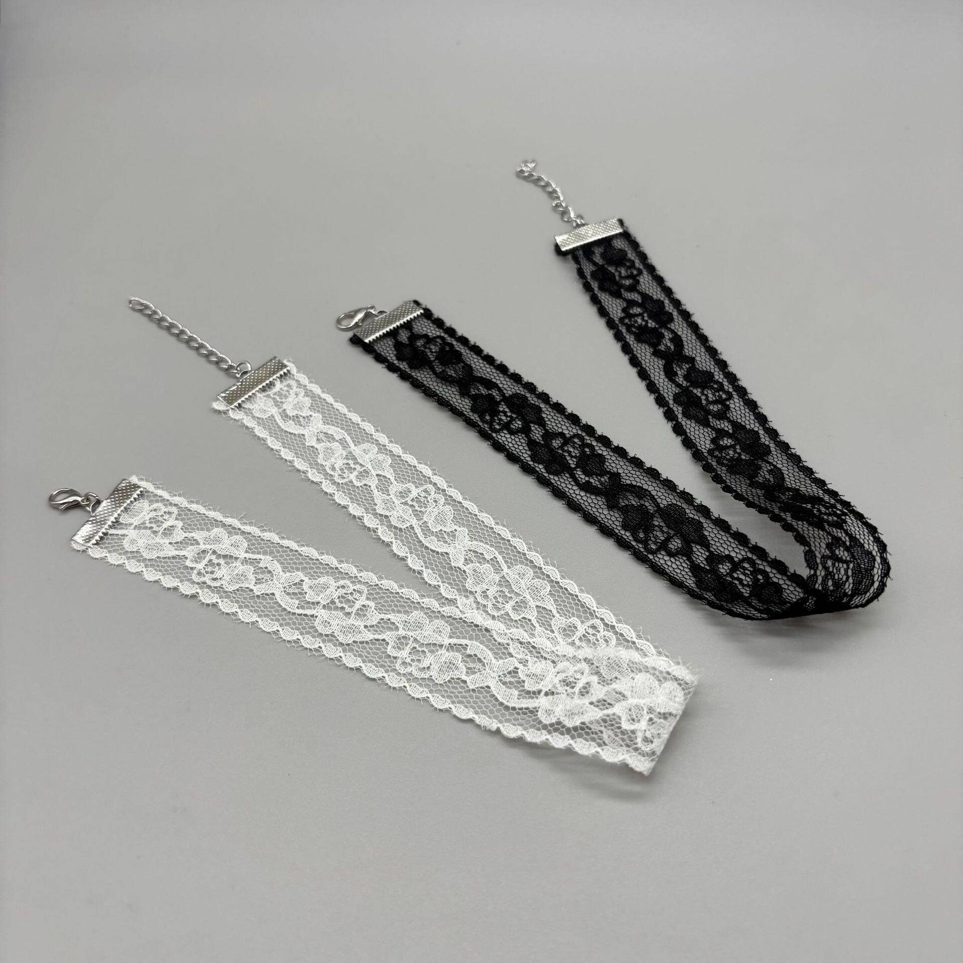 Lace Rose Niche Luxury Necklace Elegant Black and White Choker Collarbone Chain Choker Light Luxury Style
