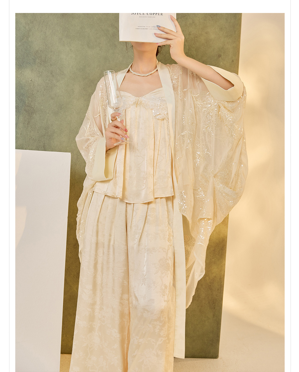 Set ba món nữ gồm áo hai dây thêu, áo khoác cardigan và quần dài — dây đeo, quần, áo khoác
