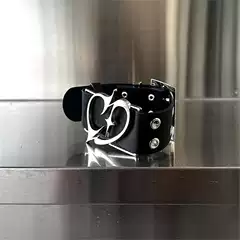 Match artifact "niche design black belt armband/bracelet