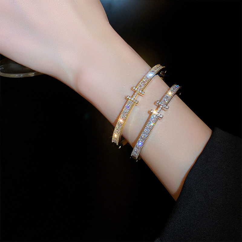 European and American Niche Super Flash Zircon Letter Buckle Bracelet High-grade Elegant Bracelet Light Luxury Simple Style All-match Bracelet