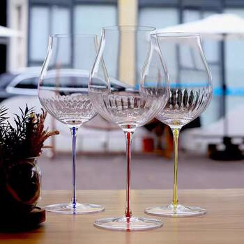 Burgundy Red Wine Glass with High Aesthetic Value, Luxury Home-Use High-End Crystal Goblet Decanter Set, Ultra-Thin European Style