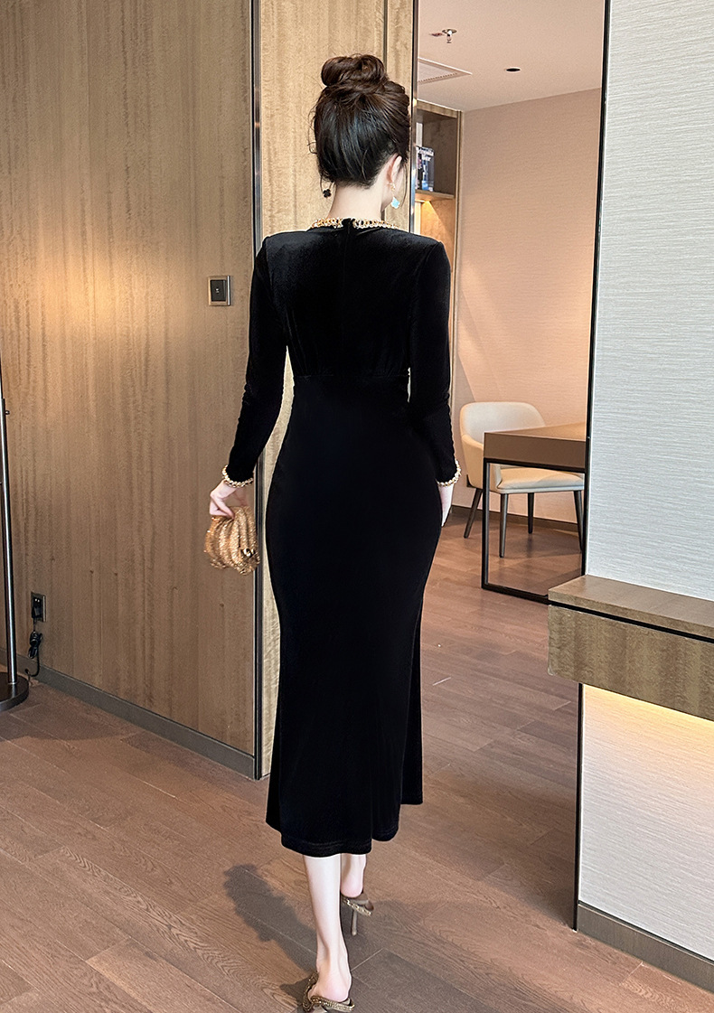Đầm nữ nhung cổ tròn đính đá khoét lỗ dáng ôm body — Màu đen, Màu tím