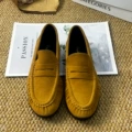 Khaki color