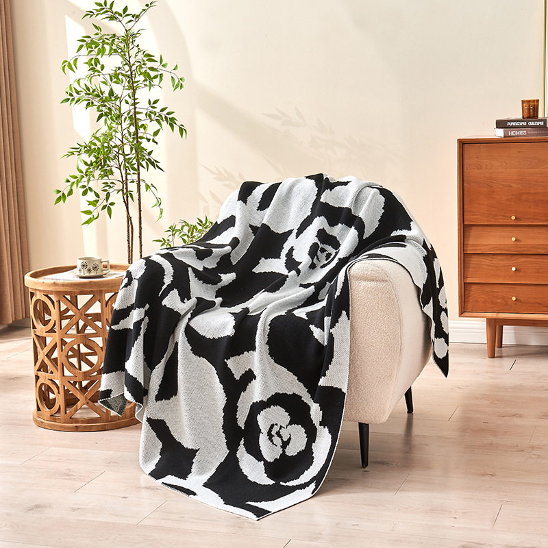 Light Luxury and Simple Camellia Knitted Blanket, Soft and Skin-Friendly Spring and Summer Office Nap Air-Conditioned Blanket Gift Blanket