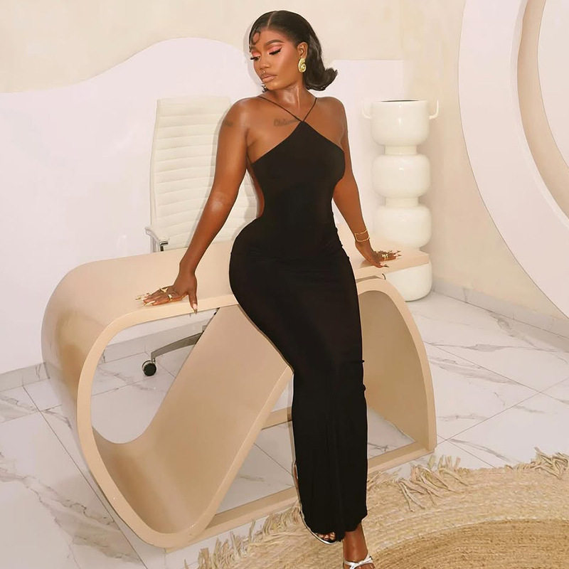 Slim Fit Solid Color Halter Neck Backless Dress Sexy Low Waist Elegant Style Perfect for Parties and Events OEM