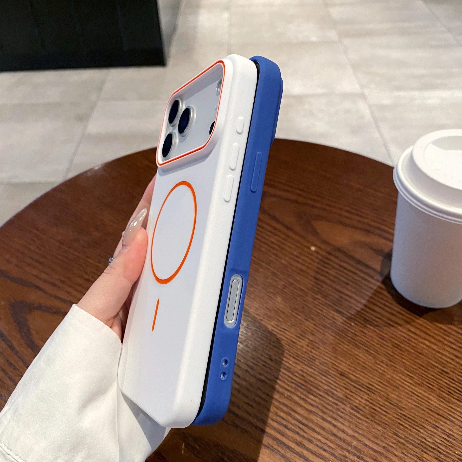 Suitable for Apple 17Promax Skin-Feel Fine Circle Magnetic Phone Case Iphone16E Frosted Anti-Fall 17Air Soft Case