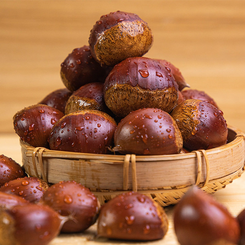 Fresh and Tender Chestnuts, Seasonal Farm Non-Chestnut New Cone Chestnuts, Wild Hairy Chestnuts, Raw Fresh Small Oil 2025