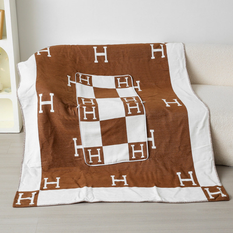 Cross-Border Amazon Fleece Blanket Single Blanket Air Conditioning Blanket Sofa Cover Blanket Nap Blanket H Letter Aviation Flight Blanket