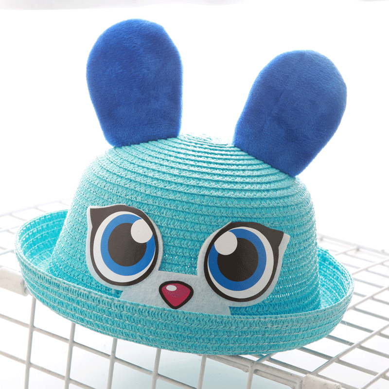 青い目のウサギの青い