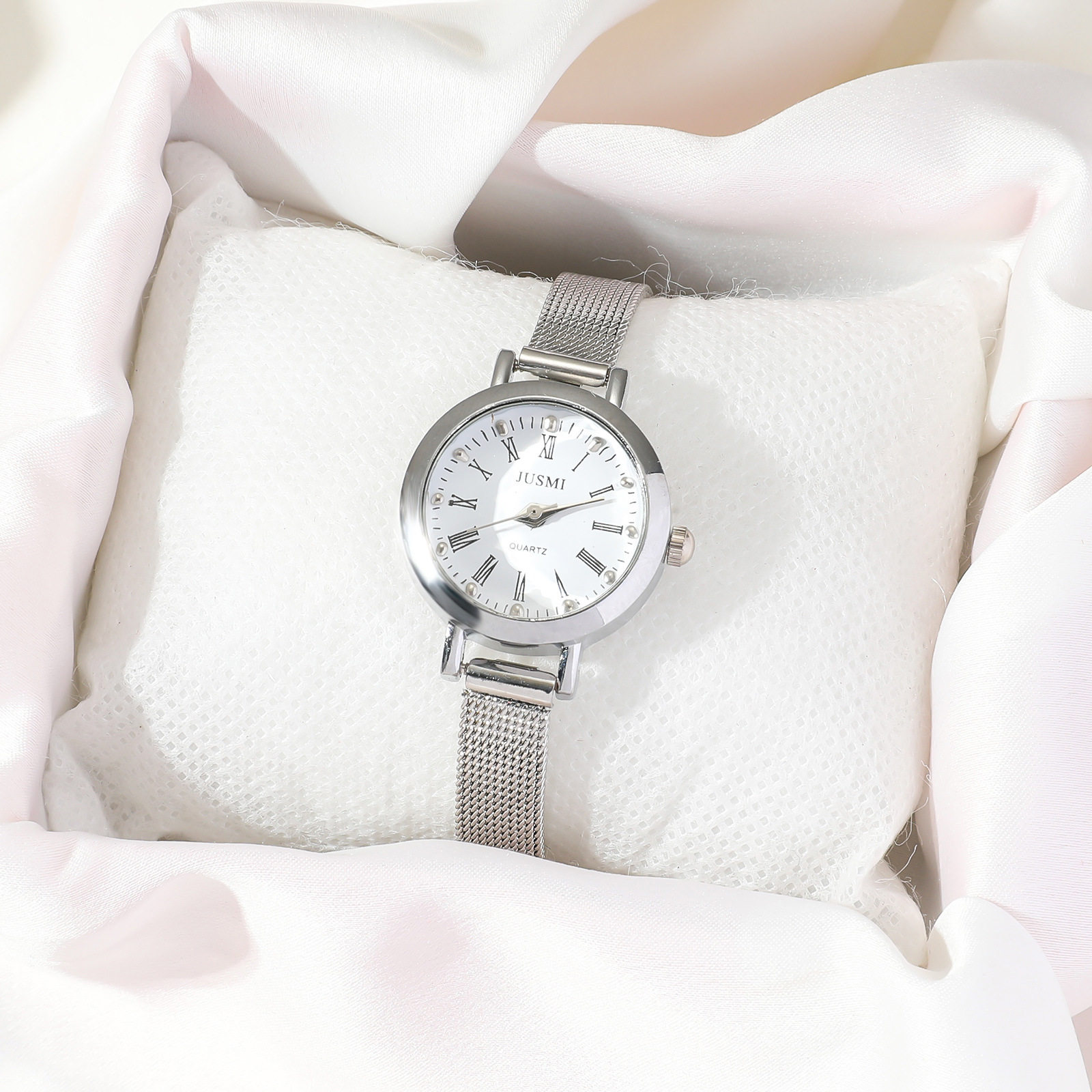 Women's High-class Cold Style Niche Quartz Watch Women's Simple Elegant Retro Square Small Dial