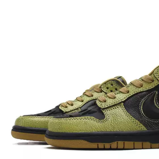 Putian Shoes High Version Dunk Halloween Sneakers Green and Black Low-Top Fashionable Shoes Couples Casual and Comfortable Skateboard Shoes