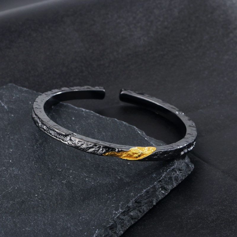 Xinqi jewelry black flowing fire Bracelet Men's trendy cold wind dark style gold texture men's solid bracelet