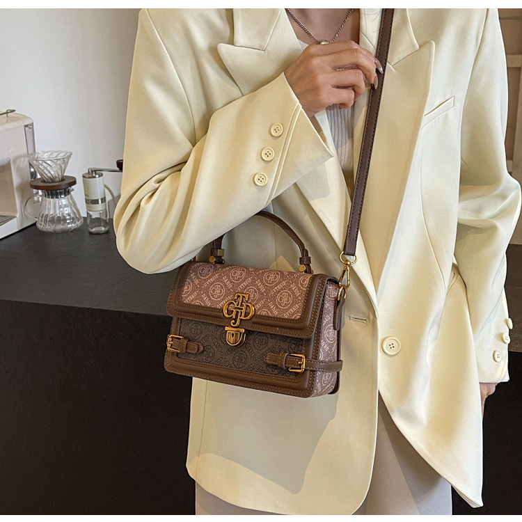 Foreign Style Small Square Bag Shoulder Bag Niche Design High-end Sense Bag Women's Internet Hot Super Hot Handbag Fashion Crossbody Bag 11 O1CN01G1hv5I1SSiWofdtG5 !!2218042692246 0 cib