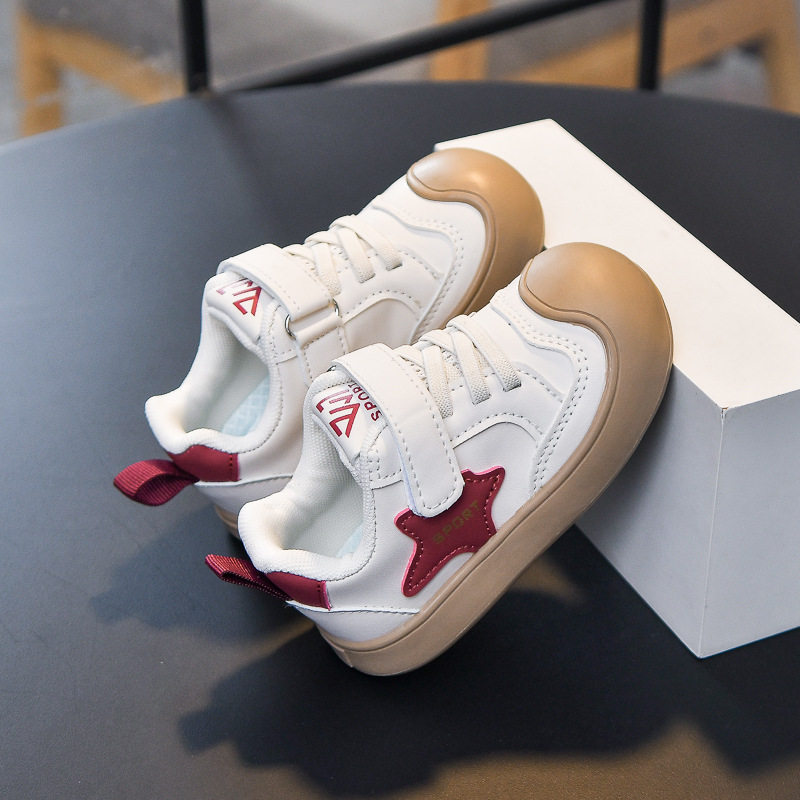 Baby sneaker Children's Small Board Shoes Boys' Soft Sole Non-Slip Kick-Proof Baotou Footwear Girls' Small White Shoes Trendy
