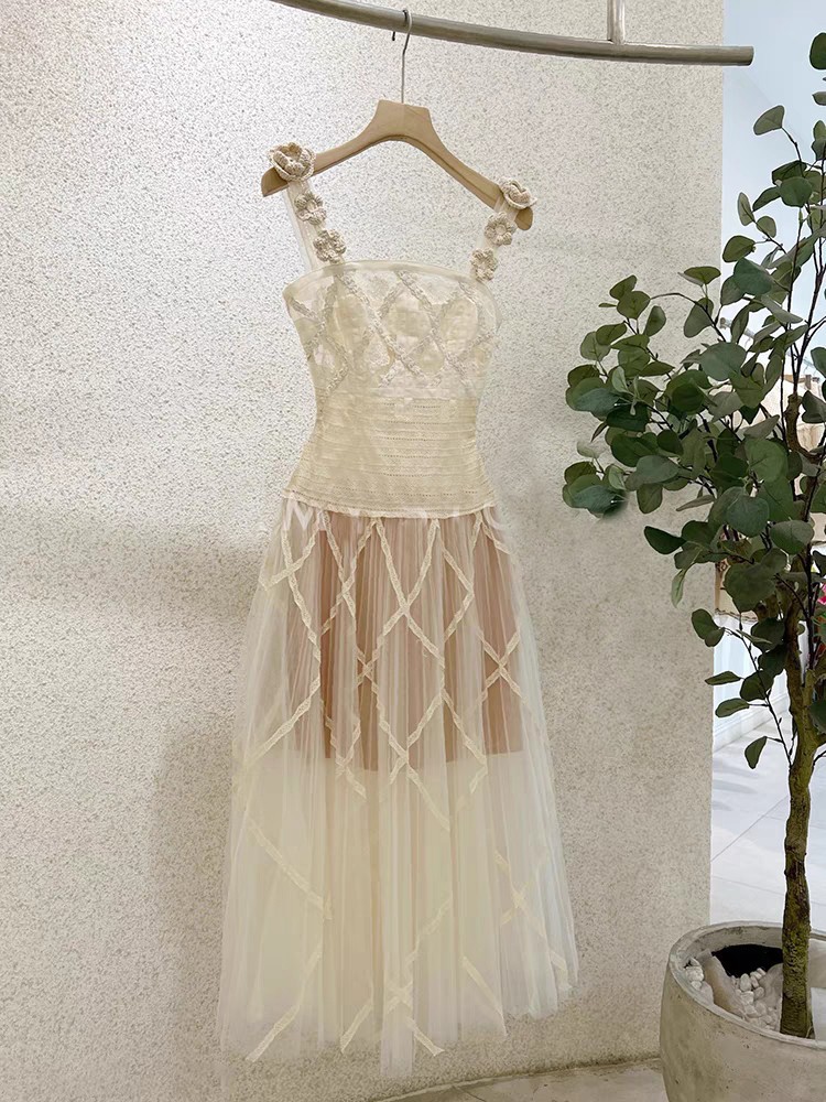 (Mới) Mã K0675 Giá 3380K: Áo Hai Dây Nữ Aityna Lưới Mỏng Thêu Họa Tiết Hoa Hai Dây Hở Vai Thời Trang Nữ Chất Liệu Ren G06 Sản Phẩm Mới, (Miễn Phí Vận Chuyển Toàn Quốc).