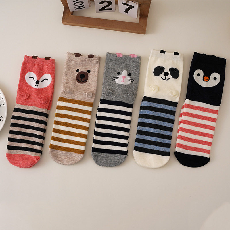 春秋新款卡通直板狗中筒袜棉质袜子女 诸暨厂家批发
