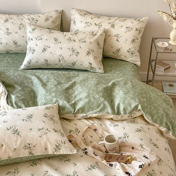 New Spring and Autumn Small Floral Four-piece Set Cotton 100 Cotton 1.8 Bed Sheet Quilt Cover Cartoon Student Dormitory Gift Group