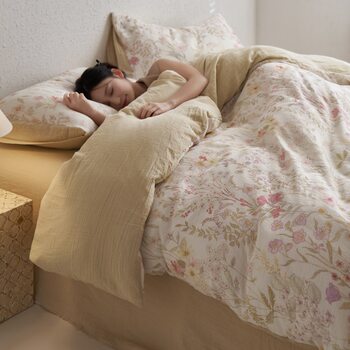 Class A cotton three-layer yarn bed four-piece set small fresh quilt cover bed sheet simple high-end flower bedding