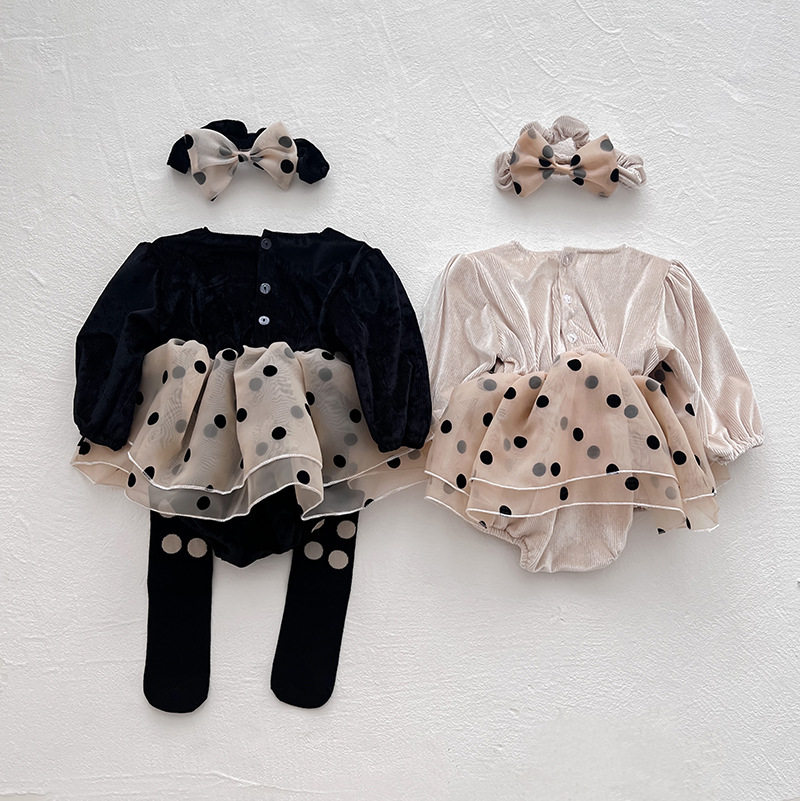 2026 Autumn Baby Clothes Sweet Organza Romper for Girls New Polka Dot Triangle Crawling Suit with Socks