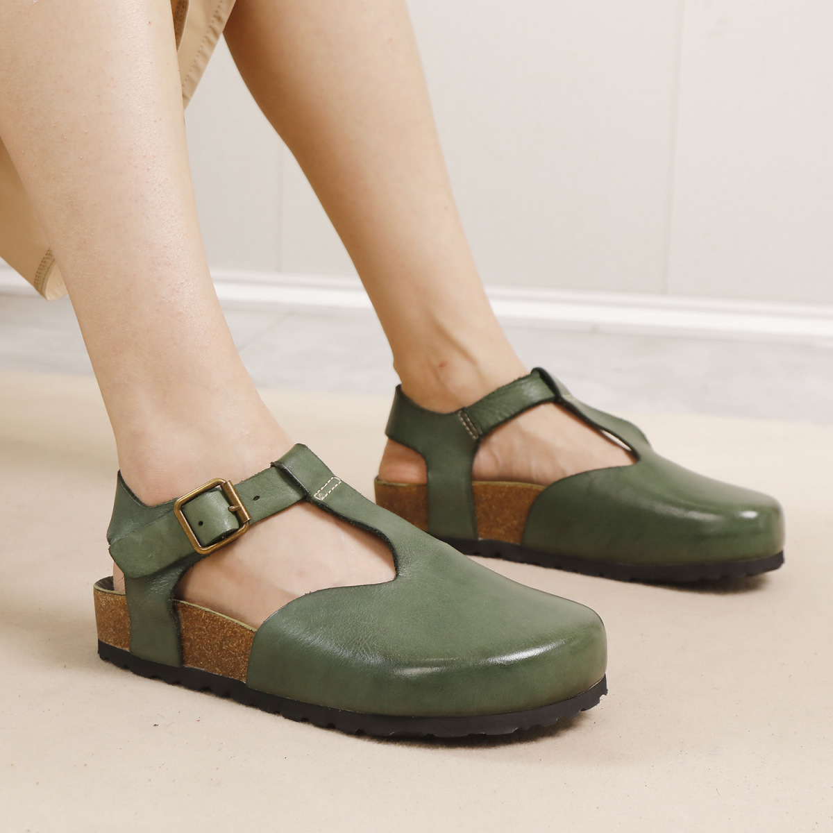 Sandal nữ quai ngang da bò thật phong cách cổ điển, đế bằng êm chân — Màu đen, Màu xanh lá