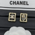 B621 earrings