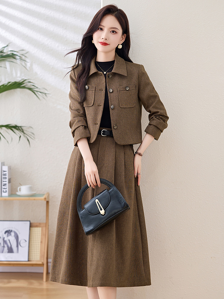 (Mới) Mã B4649 Giá 1960K: Áo Khoác Nữ Hatdng Cả Bộ 2 Món Hàng Mùa Xuân Thu Đông Thời Trang Nữ Chất Liệu G05 Sản Phẩm Mới, (Miễn Phí Vận Chuyển Toàn Quốc).