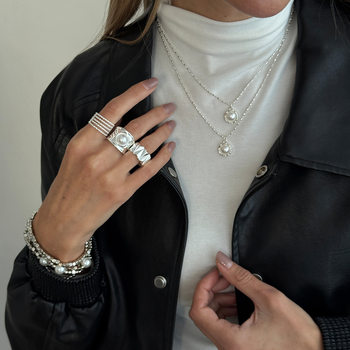 European and American Cross-Border Jewelry Niche Design Acrylic Black Diamond Pendant Necklace Ins Simple Multi-Layered Thin Clavicle Chain