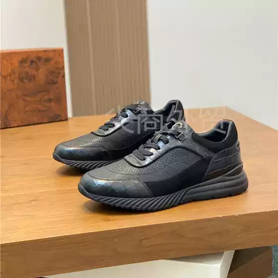 Premium Men's Casual Leather Shoes Calfskin with Crocodile-Embossed Leather, Metal Logo Embellished Tongue, Lightweight Casual Shoes