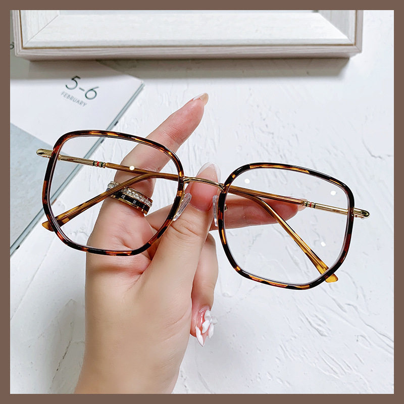 2025 New Tr90 Anti-Blue Light Glasses Frame for Women Xiaohongshu Green Ultra-Light Big Face Slimming Look Glasses Frame Large Frame