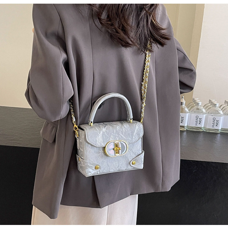 O1CN01GGpTRq1yV4GHBfpIy !!2212088006583 0 cib