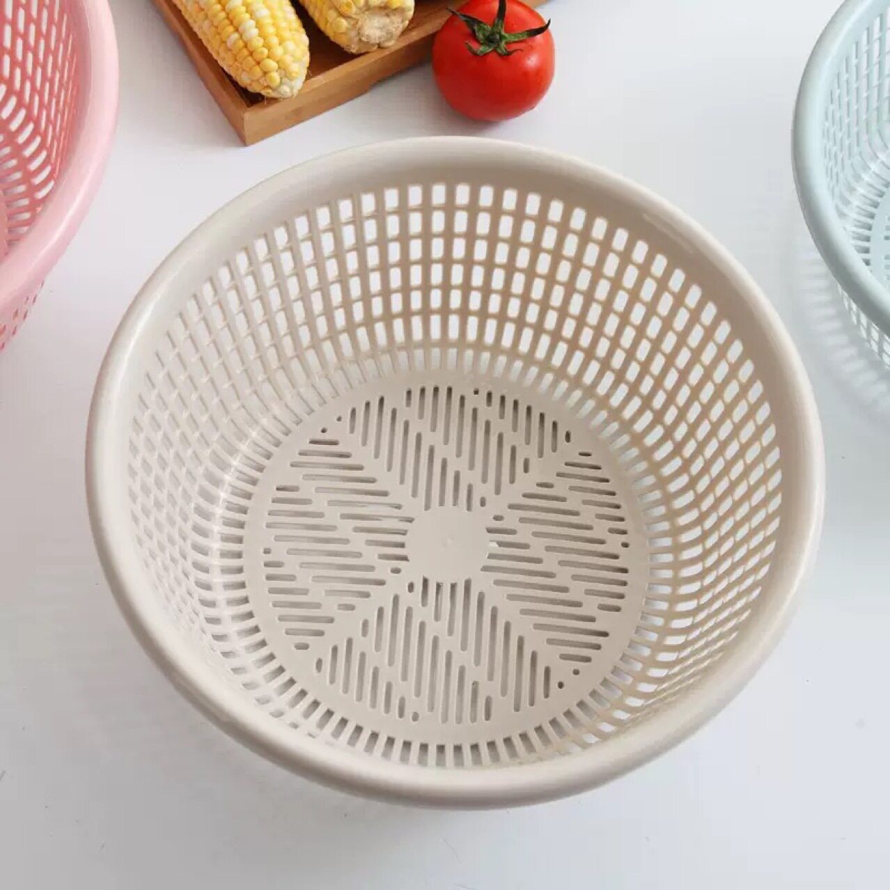 Cross-border Plastic Draining Basket Kitchen Thickened Extra Large Vegetable Washing Basket Vegetable Basket Fruit Basin Round Melon and Fruit Basket