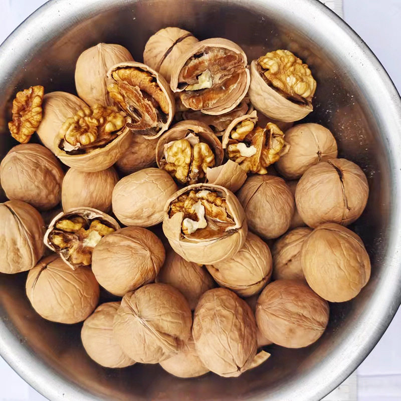 Walnut Wholesale Xinjiang Thin-Skinned Large Walnuts New Two Can Be Exported as Snacks Nuts Roasted Seeds Baking Ingredients Walnuts