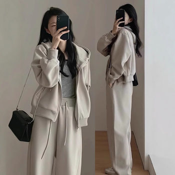 Early Autumn Outfit with a Complete Tea-Themed Set: Women's Hooded Sweatshirt and Wide-Leg Pants, Sporty Casual Two-Piece Set in Black